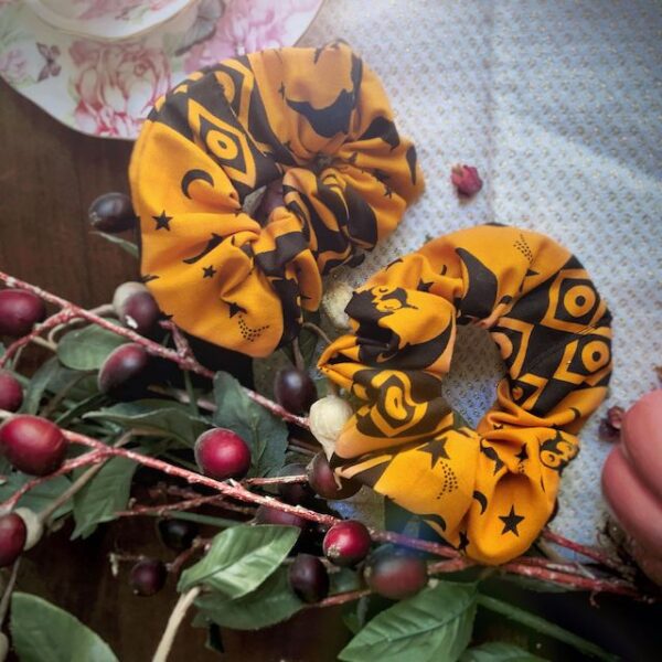 "Vintage Halloween" Scrunchie