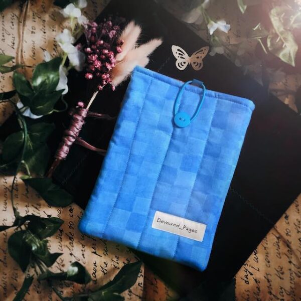 "Wild Blue" Kindle Sleeve with loop closure